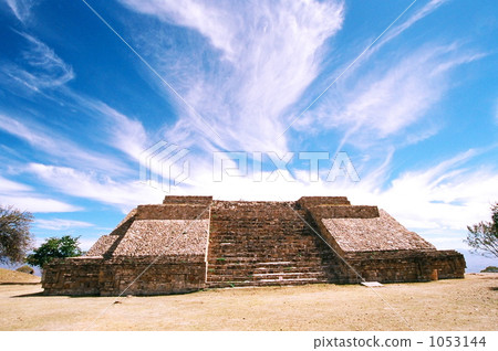 Monte-Arpan ruins 1053144