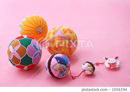 New Year Ornament Mari Pink 1056394