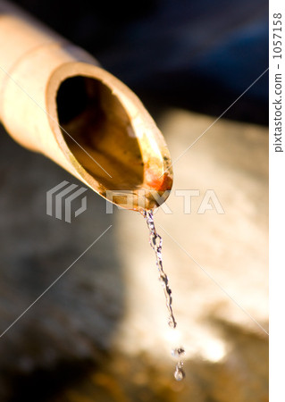 竹管道 白天 水滴 1057158