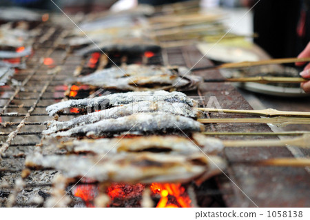 Salt-grilled trout Salt-grilled trout 1058138