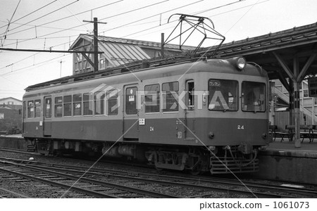 Railway private railway · Niigata Kotetsu Yabei station premises at Moha 24 shape 1061073