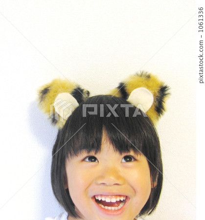 little child, girl, ear 1061336