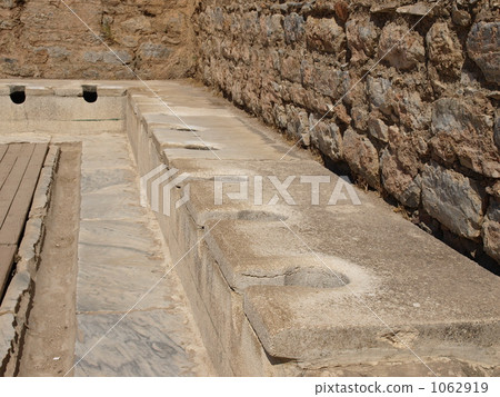 “以弗所（以弗所）遺址”（土耳其）的“公共廁所” 1062919