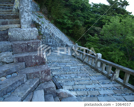 Omotesando stone stair of Kunozan Toshogu Shrine 1064037