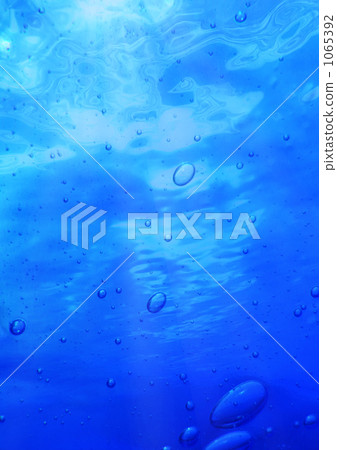 Bubbles from the sea bottom 1065392