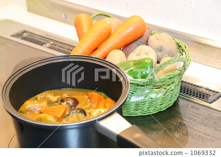 Curry and vegetables Curry and vegetables 1069332