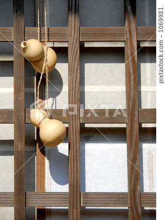 葫蘆和格子窗口 1069981