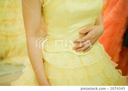 Color dress Yellow hitting hand 1074345