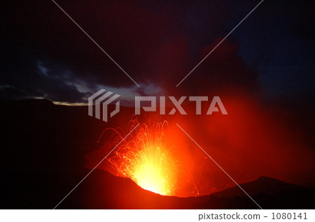 Yasur火山接近世界的火山口 Yasur火山接近世界的火山口 1080141