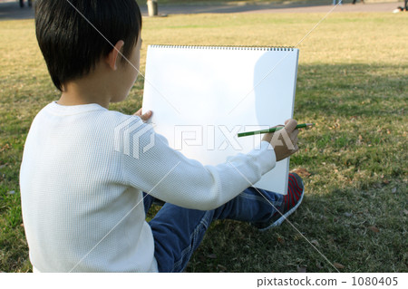 Sketchbook and boy 1080405