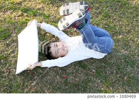 Sketchbook and boy 1080409