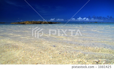Tomori coast 1081425
