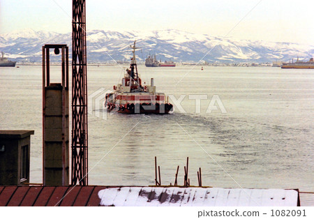 Hakodate Port 1977 (Tugboat of the Seikan contact ship) 1082091