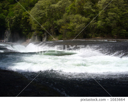 Fubuzuki waterfall 1083664