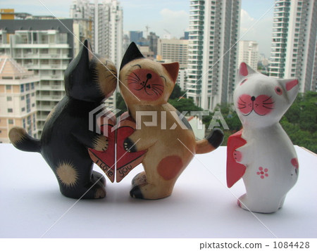 Broken heart cat 1084428
