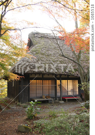 茅草屋頂 農家 農民 1085518