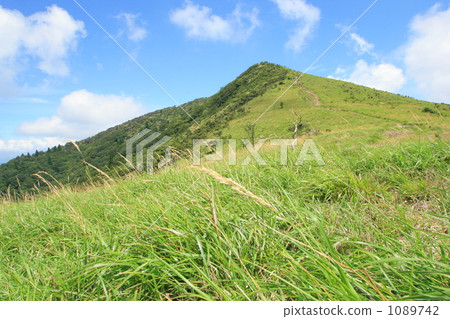 Prairie of Mt. Takehito 1089742