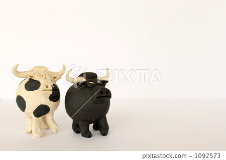 Okubake牛（奶牛和黑牛） 1092573