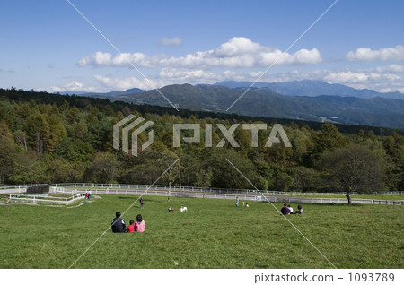 Distant view from Yatsugatake ranch 1093789