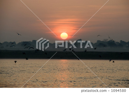 恒河的日出 1094580