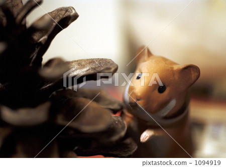 hampster, hamster, pinecone 1094919