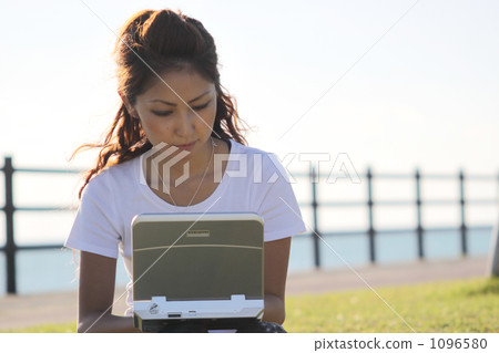 坐 坐著 坐下 1096580