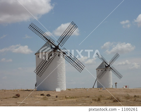 The village of Don Quijote 1100261