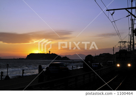 Enoshima at sunset and Eno 1100464