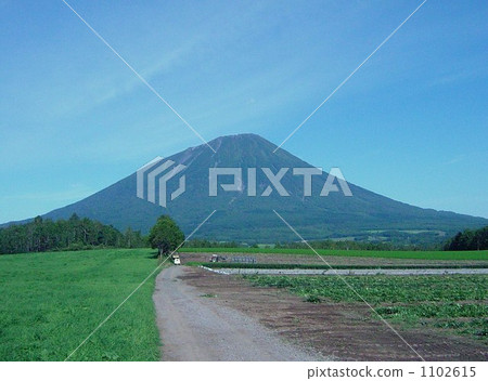 火山岩 火山 山路 1102615