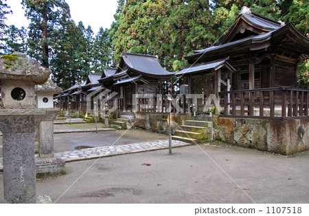 Walking Yonezawa · Uesugi family's surviving mausoleum Walking Yonezawa · Uesugi family's surviving mausoleum 1107518
