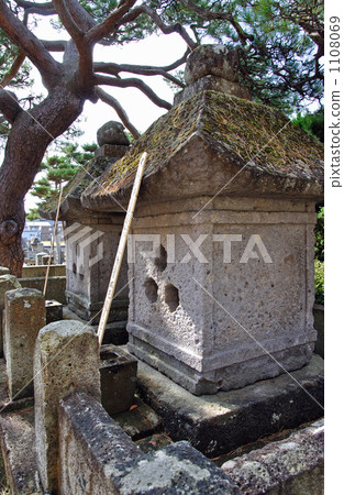 Walking Yonezawa walk · Kasugayama Linzenji Naoe Kaneto Tombs of a couple 1108069