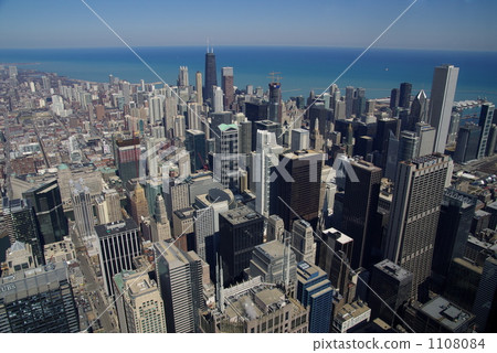 From Sears Tower to the skyscraper in Chicago 1108084