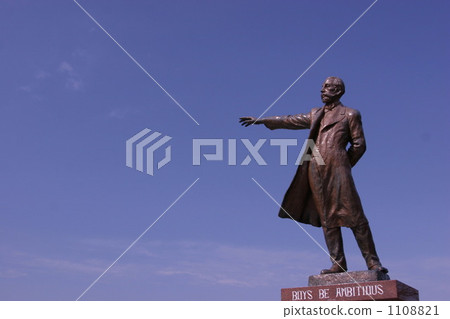 Dr. Clark 1108821