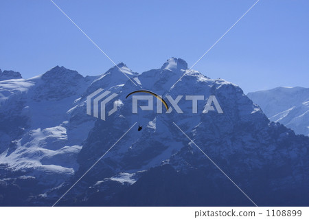 Aerial walk with glacier backdrop 1108899