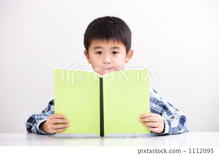 A boy studying (a third grader in elementary school) A boy studying (a third grader in elementary school) 1112095