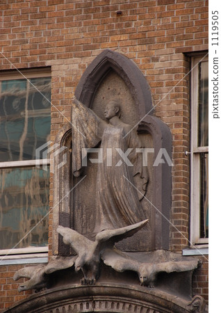 The old Daibiru main building. 1119505