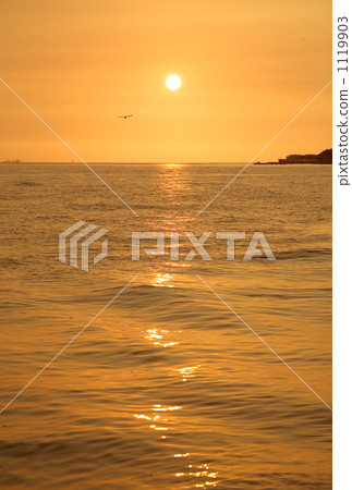 Seaside sunset 1119903