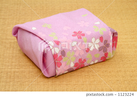 Japanese gift - Furoshiki wrapping - Flower pattern analogous packet 2 1123224