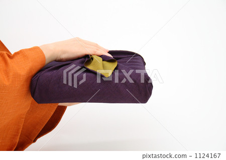 Orange kimono and purple wrapping cloth wrapping 1 1124167
