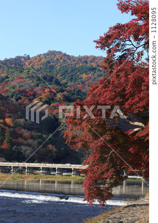 Togetsu-kyo橋在秋天 Togetsu-kyo橋在秋天 1128095