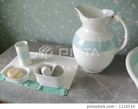 toiletries, toiletry, antique 1128510