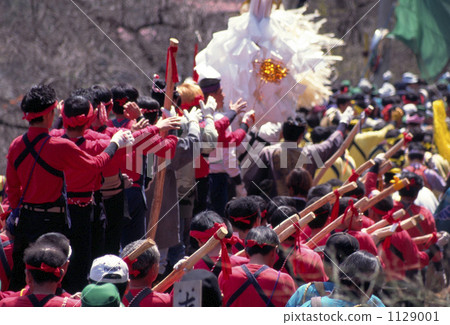 Village ceremony at the entrance hall Village ceremony at the entrance hall 1129001