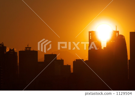 在東京都政府的日落 1129504