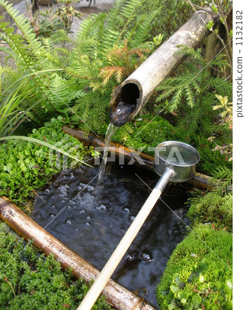 shishiodoshi, device for scaring birds from gardens, ladle 1132182