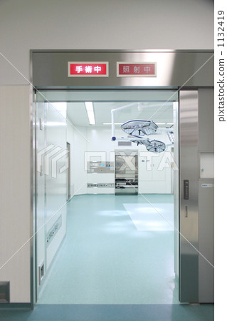 Operating room entrance intraoperative lighting 1132419