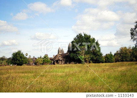 Angkor Wat distant view 1133143