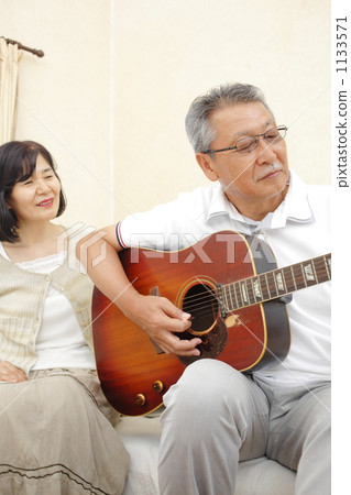 中老年人 中年人 中年 1133571