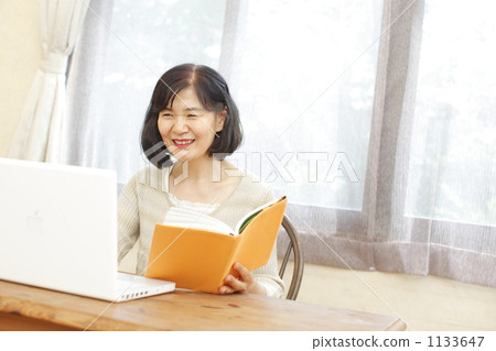 middle age, middle aged, middle-age 1133647