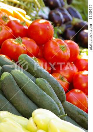 新鮮的夏季蔬菜 新鮮的夏季蔬菜 1138455