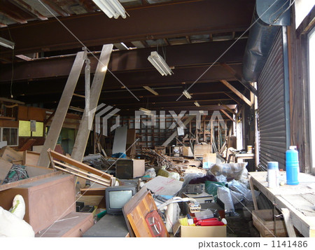 After the typhoon is over 1141486